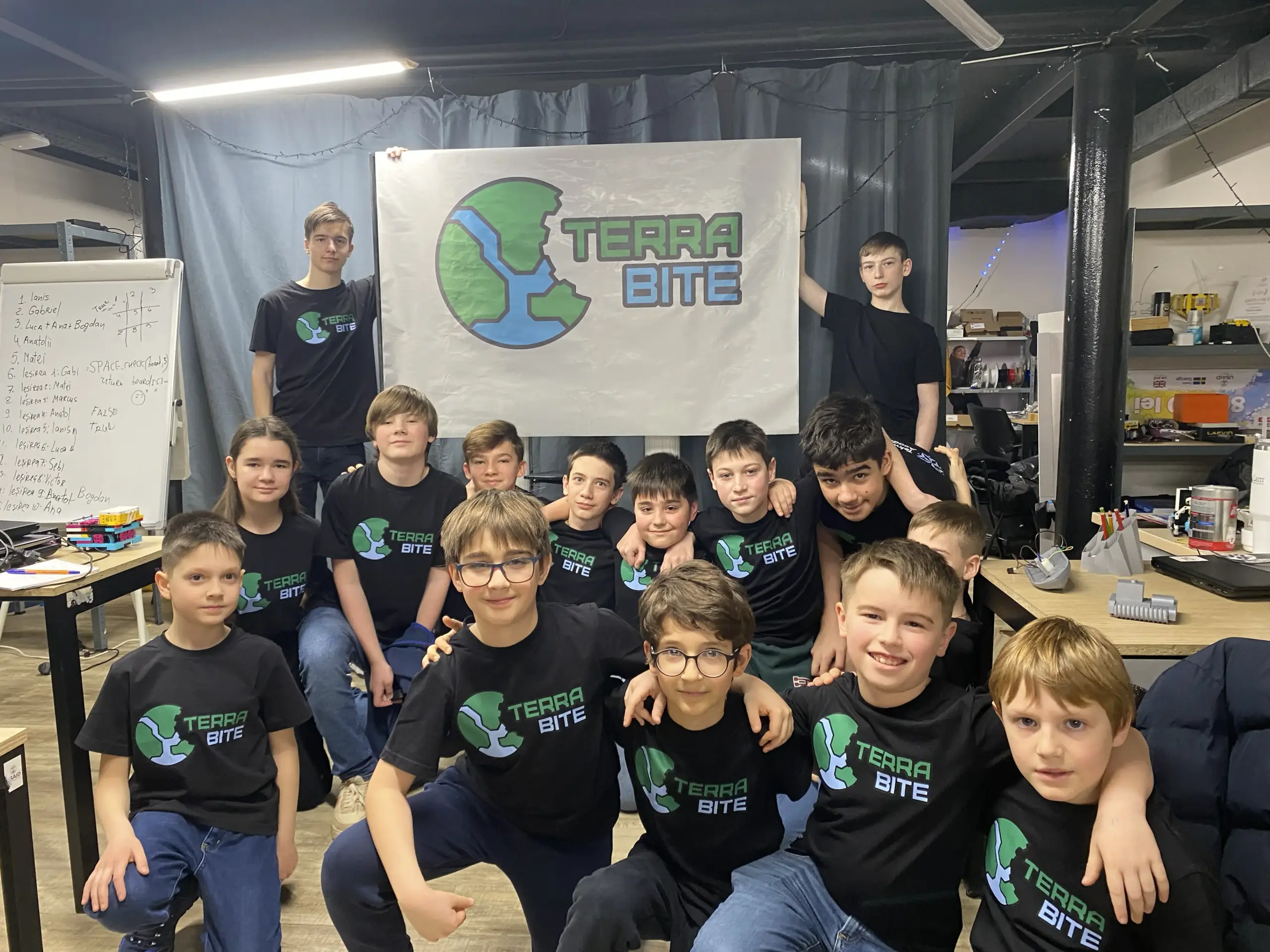 Programăm roboți, construim viitorul! imagine